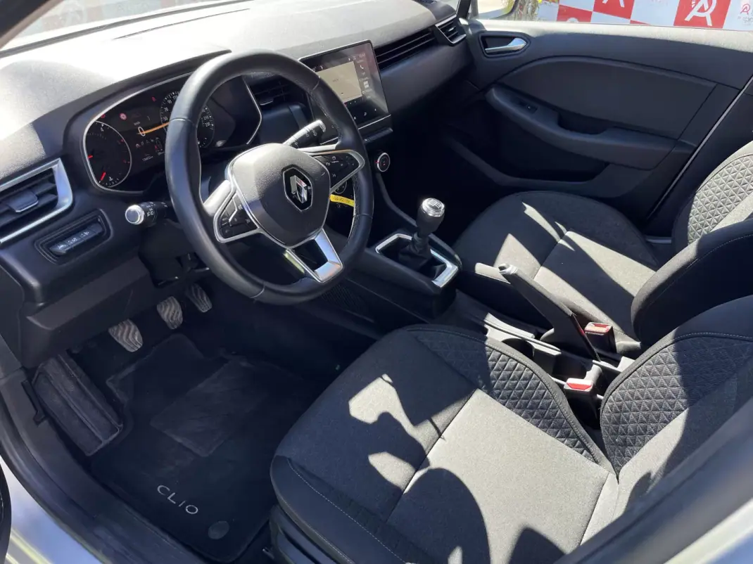 Renault Clio 2021 - 13990 EUR, 136670 km - AUTO.MOTO.pt - 136670km - foto 10 de 20