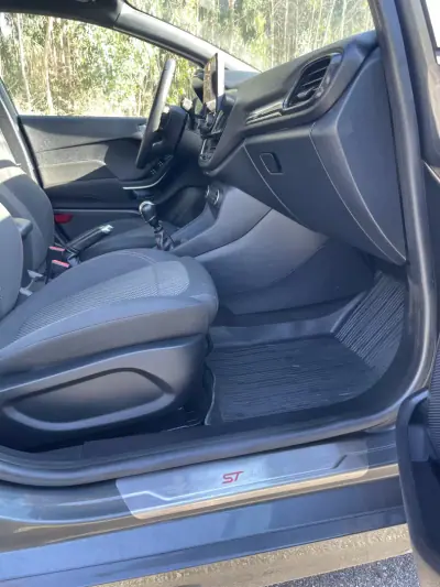 Ford Fiesta 2021 - 13500 EUR, 56308 km - foto 6 de 15