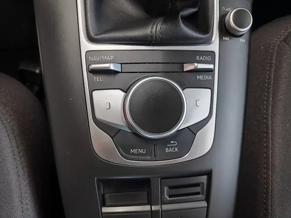 Audi A3 Sportback 2018 - 15500 EUR, 170000 km - 170000km - foto 33 de 36