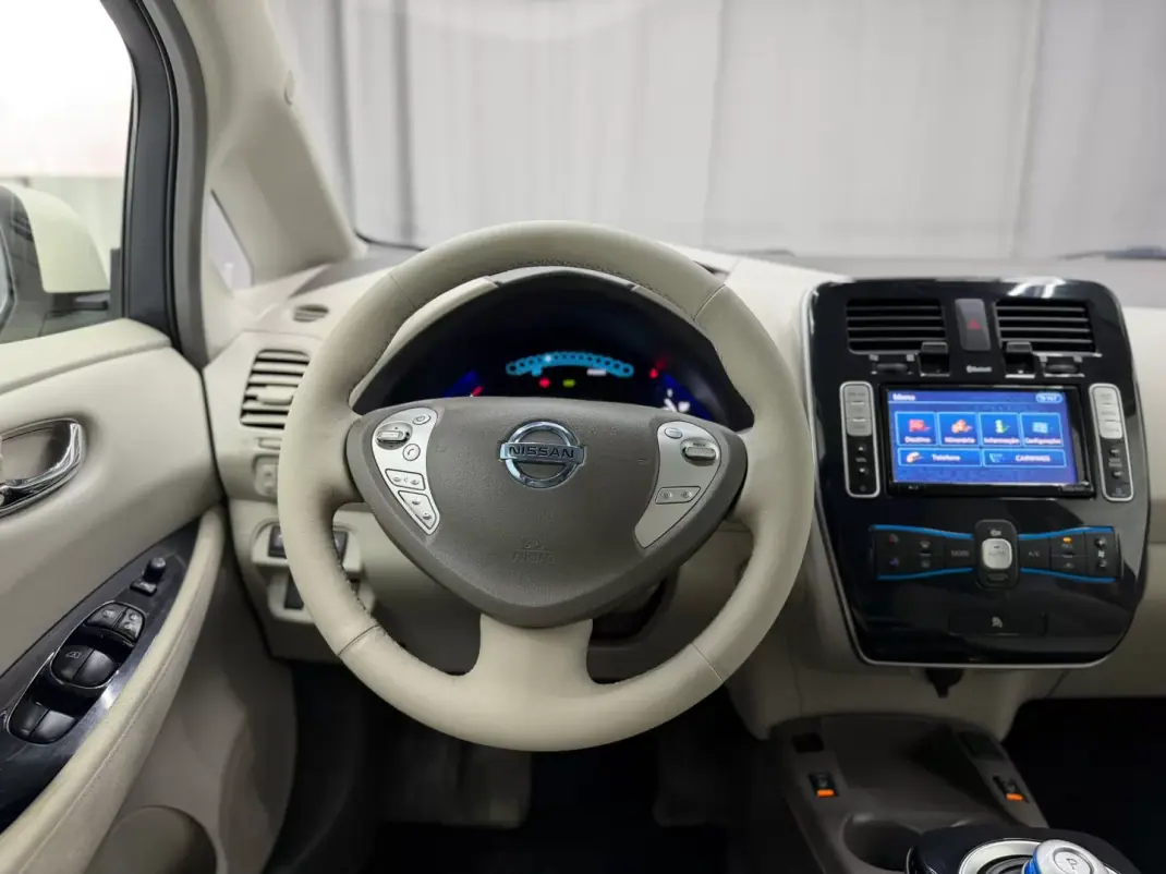 Nissan Leaf 2013 - 6250 EUR, 54000 km - AUTO.MOTO.pt - 54000km - foto 15 de 21