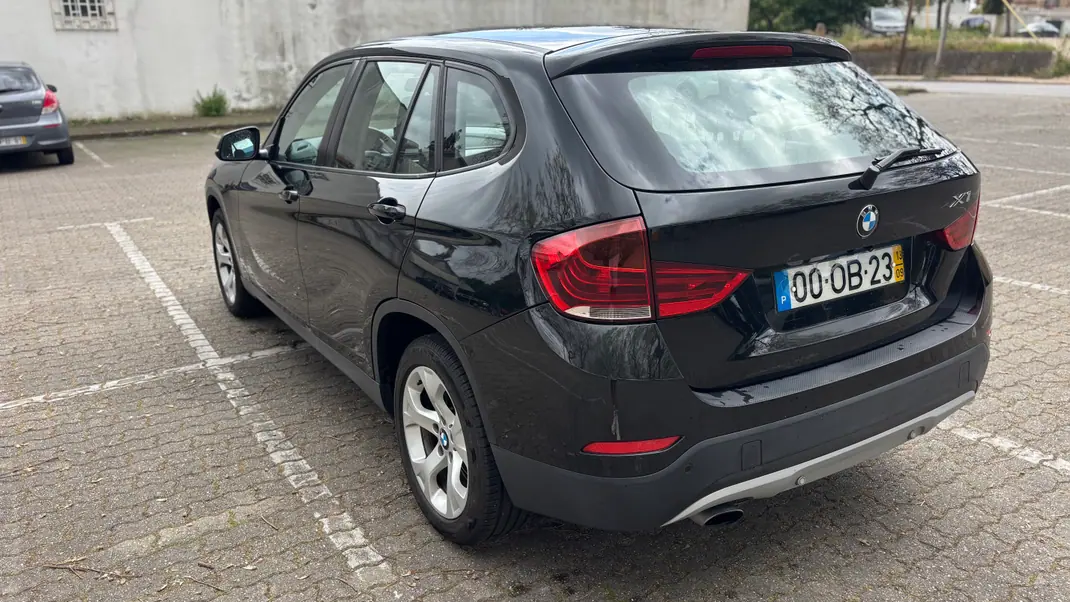 BMW X1 2013 - 11000 EUR, 200000 km - AUTO.MOTO.pt - 200000km - foto 3 de 15