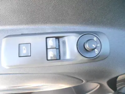 Peugeot 2020 - 13500 EUR, 168912 km - AUTO.MOTO.pt - 168912km - foto 10 de 10