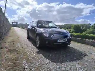 MINI Clubman 2013 - 9000 EUR, 185000 km - AUTO.MOTO.pt - 185000km - foto 2 de 12
