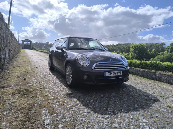 MINI Clubman 2013 - 9000 EUR, 185000 km - AUTO.MOTO.pt - 185000km - foto 2 de 12