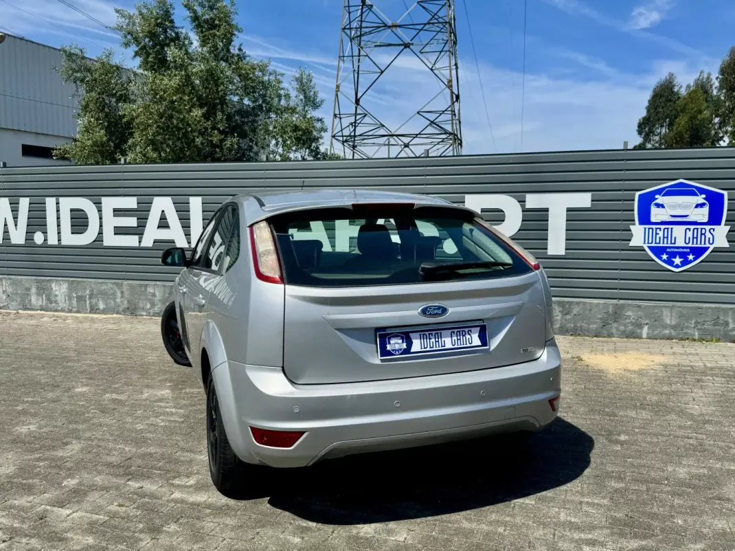 Ford Focus 2009 - 7250 EUR, 177000 km - AUTO.MOTO.pt - 177000km - foto 8 de 23