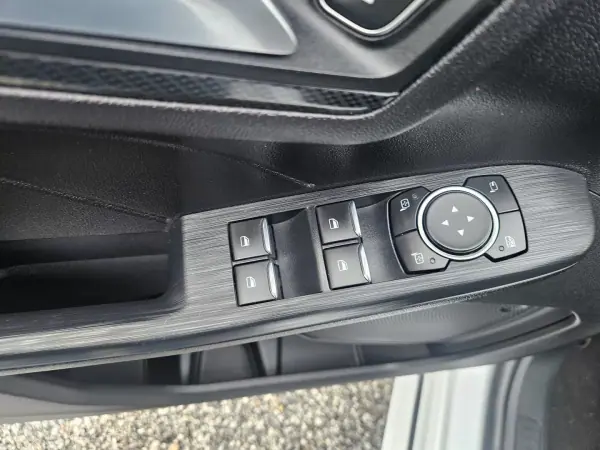 Ford Kuga 2022 - 17800 EUR, 129800 km - AUTO.MOTO.pt - 129800km - foto 22 de 49