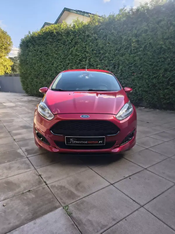 Ford Fiesta 2017 - 10750 EUR, 128000 km - AUTO.MOTO.pt - 128000km - foto 2 de 23
