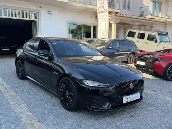 Jaguar XE 2019 - 24500 EUR, 127874 km - AUTO.MOTO.pt - 127874km - foto 3 de 21