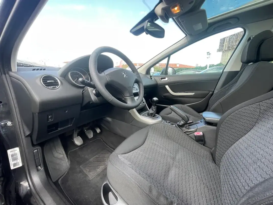 Peugeot 308 2009 - 7750 EUR, 233375 km - AUTO.MOTO.pt - 233375km - foto 7 de 19