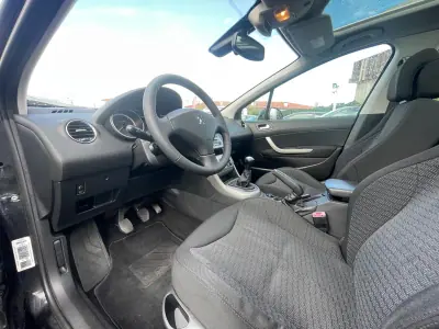 Peugeot 308 2009 - 7750 EUR, 233375 km - AUTO.MOTO.pt - 233375km - foto 7 de 19
