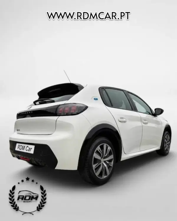 Peugeot e-208 2023 - 16750 EUR, 36000 km - AUTO.MOTO.pt - 36000km - foto 2 de 8