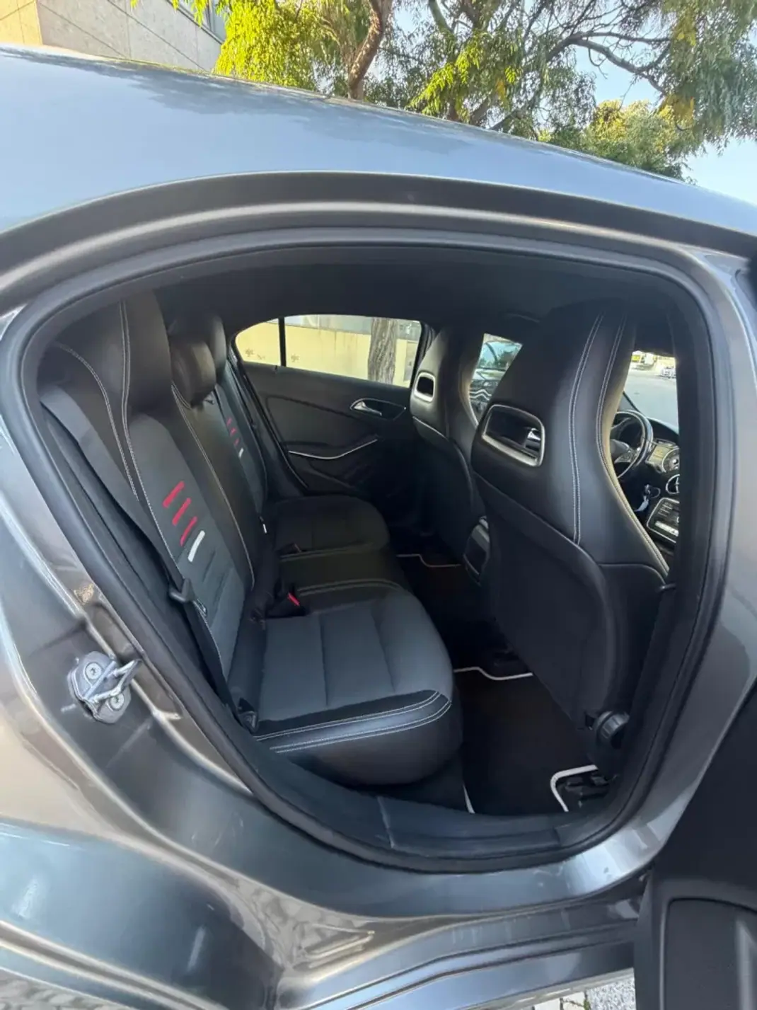 Mercedes-Benz A 180 2015 - 13900 EUR, 210000 km - 210000km - foto 22 de 26
