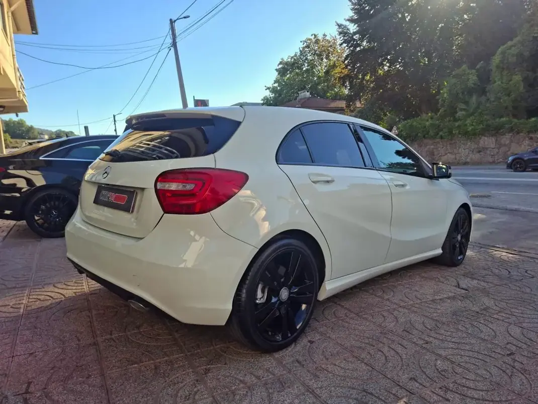 Mercedes-Benz A 200 2014 - 15900 EUR, 212000 km - 212000km - foto 7 de 32