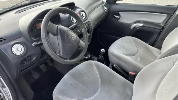 Citroën C3 2004 - 2500 EUR, 315000 km - AUTO.MOTO.pt - 315000km - foto 14 de 14