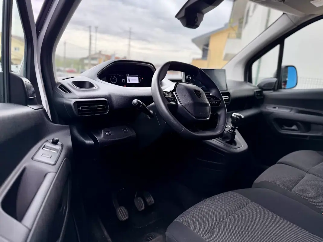 Peugeot 2024 - 18950 EUR, 82000 km - AUTO.MOTO.pt - 82000km - foto 12 de 24