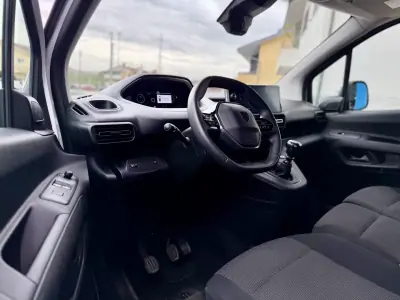 Peugeot 2024 - 18950 EUR, 82000 km - AUTO.MOTO.pt - 82000km - foto 12 de 24