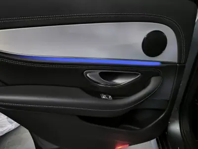 Mercedes-Benz E 300 2022 - 35950 EUR, 122245 km - AUTO.MOTO.pt - 122245km - foto 36 de 43