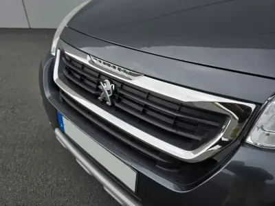 Peugeot Partner 2017 - 12490 EUR, 129000 km - AUTO.MOTO.pt - 129000km - foto 3 de 27