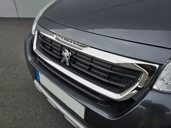 Peugeot Partner 2017 - 12490 EUR, 129000 km - AUTO.MOTO.pt - 129000km - foto 3 de 27