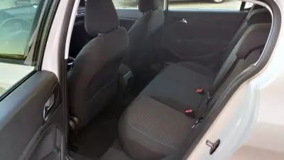 Peugeot 308 2019 - 11950 EUR, 114000 km - 114000km - foto 15 de 38