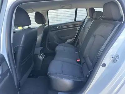 Renault Mégane Sport Tourer 2017 - 9900 EUR, 190000 km - AUTO.MOTO.pt - 190000km - foto 51 de 60