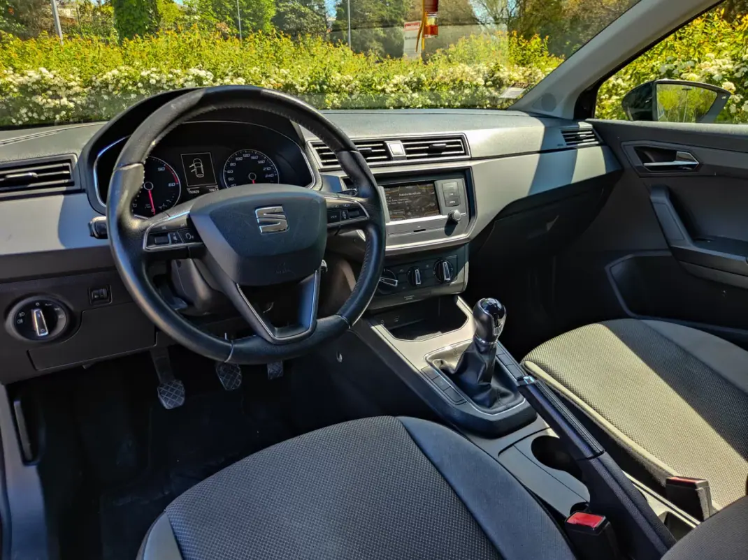 SEAT Ibiza 2018 - 11990 EUR, 150000 km - AUTO.MOTO.pt - 150000km - foto 27 de 30