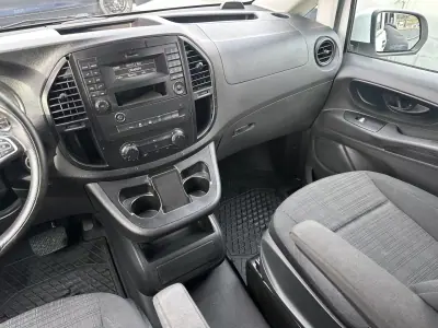 Mercedes-Benz Vito Tourer 2020 - 29900 EUR, 225000 km - AUTO.MOTO.pt - 225000km - foto 29 de 33