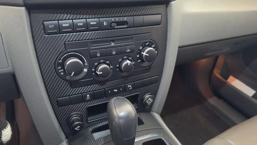 Jeep Grand Cherokee 2005 - 19900 EUR, 267367 km - 267367km - foto 42 de 52