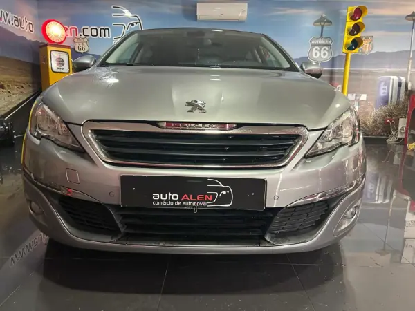 Peugeot 308 2015 - 10750 EUR, 210520 km - 210520km - foto 2 de 22
