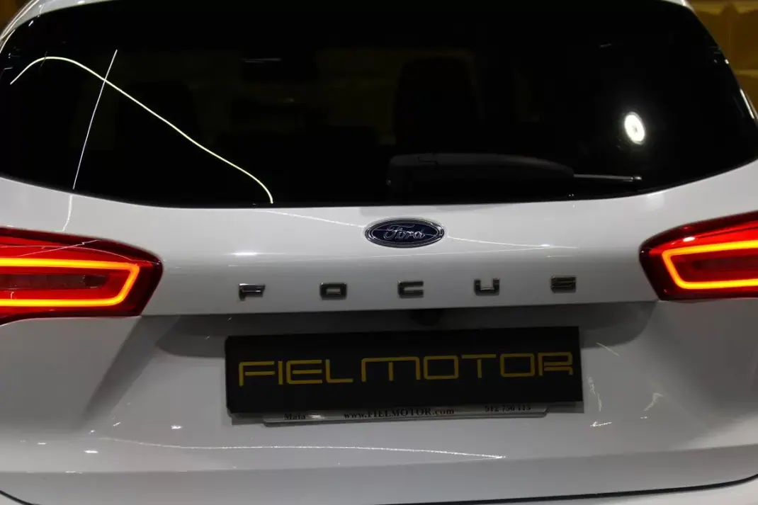 Ford Focus SW 2019 - 13900 EUR, 160000 km - AUTO.MOTO.pt - 160000km - foto 11 de 32