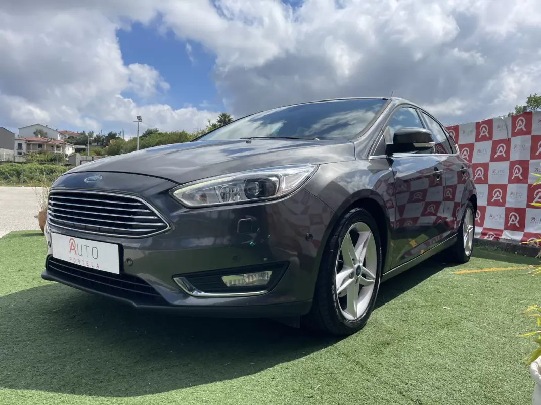 Ford Focus 2017 - 13490 EUR, 150500 km - AUTO.MOTO.pt - 150500km - foto 5 de 22
