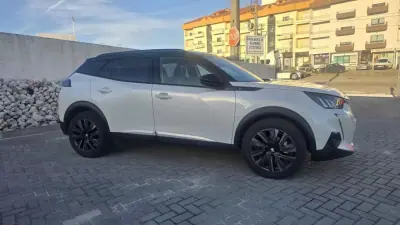 Peugeot e-2008 2022 - 20450 EUR, 95990 km - AUTO.MOTO.pt - 95990km - foto 10 de 28