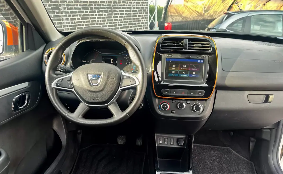 Dacia Spring 2022 - 13650 EUR, 62000 km - AUTO.MOTO.pt - 62000km - foto 11 de 17