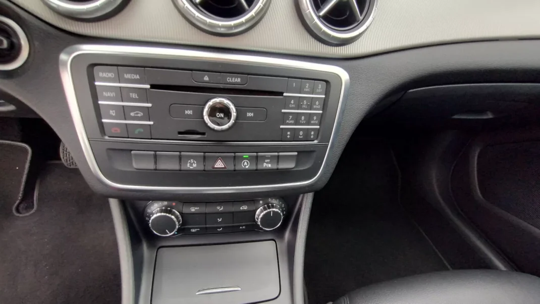 Mercedes-Benz CLA 200 2016 - 19999 EUR, 199000 km - AUTO.MOTO.pt - 199000km - foto 30 de 33
