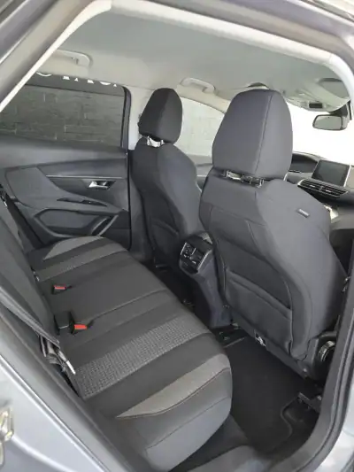 Peugeot 3008 2019 - 18640 EUR, 104863 km - AUTO.MOTO.pt - 104863km - foto 7 de 25