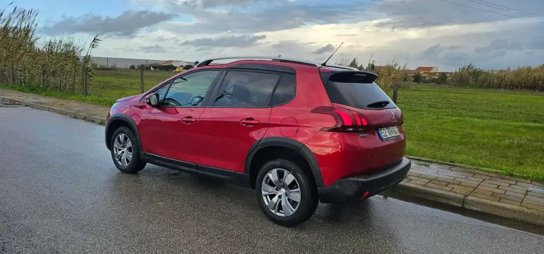Peugeot 2008 2019 - 9990 EUR, 184000 km - AUTO.MOTO.pt - 184000km - foto 6 de 16