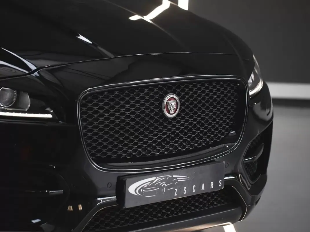 Jaguar F-Pace 2017 - 24990 EUR, 151545 km - AUTO.MOTO.pt - 151545km - foto 10 de 23