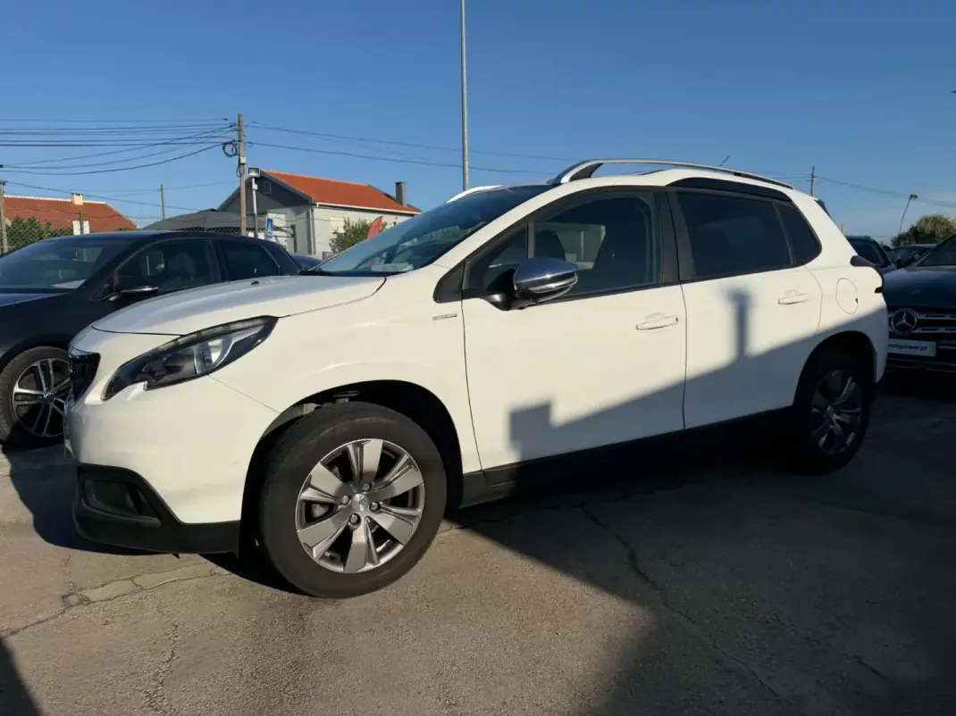 Peugeot 2008 2019 - 10980 EUR, 75000 km - 75000km - foto 4 de 4