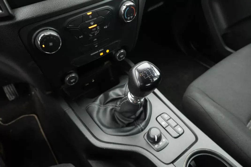 Ford Ranger 2023 - 29999 EUR, 48000 km - AUTO.MOTO.pt - 48000km - foto 14 de 25