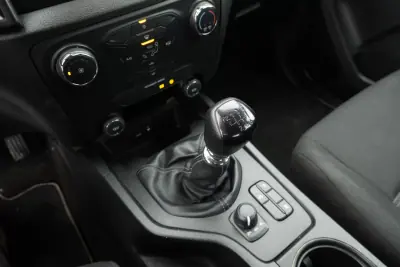 Ford Ranger 2023 - 29999 EUR, 48000 km - AUTO.MOTO.pt - 48000km - foto 14 de 25