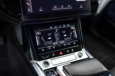 Audi e-tron Sportback 2022 - 47500 EUR, 62757 km - AUTO.MOTO.pt - 62757km - foto 12 de 19