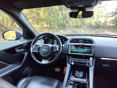 Jaguar F-Pace 2019 - 22500 EUR, 218190 km - 218190km - foto 17 de 22