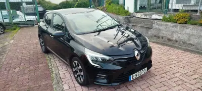 Renault Clio 2023 - 16750 EUR, 60000 km - AUTO.MOTO.pt - 60000km - foto 3 de 10