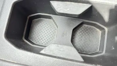 Renault Mégane E-Tech 2022 - 24990 EUR, 84000 km - AUTO.MOTO.pt - 84000km - foto 8 de 16