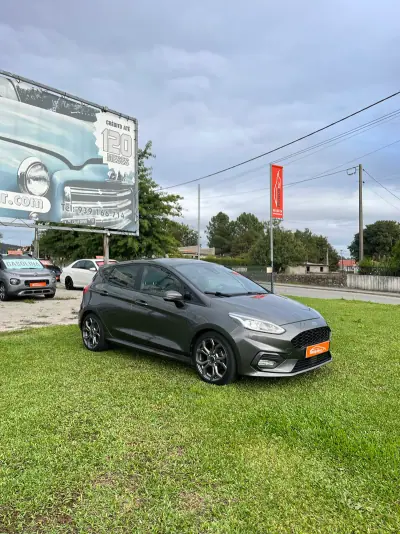 Ford Fiesta 2018 - 15800 EUR, 33218 km - AUTO.MOTO.pt - 33218km - foto 7 de 12