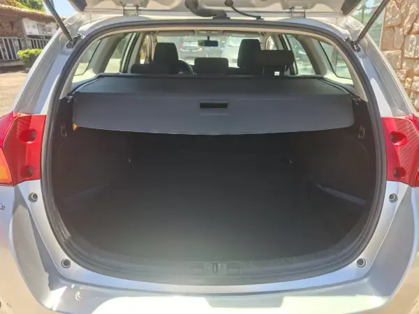 Toyota Auris Touring Sports 2014 - 9920 EUR, 222597 km - AUTO.MOTO.pt - 222597km - foto 11 de 14