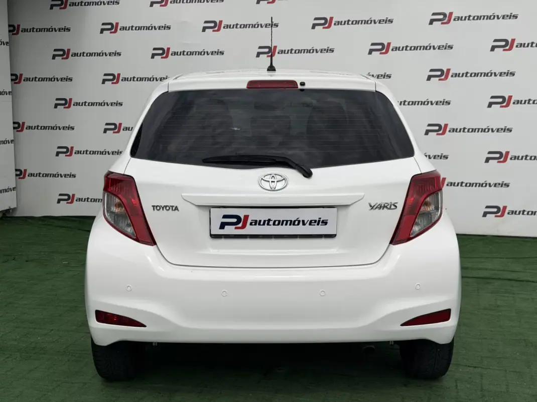 Toyota Yaris 2014 - 10990 EUR, 149000 km - AUTO.MOTO.pt - 149000km - foto 8 de 19