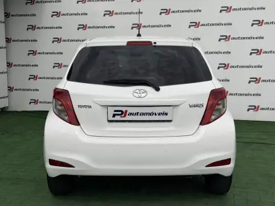 Toyota Yaris 2014 - 10990 EUR, 149000 km - AUTO.MOTO.pt - 149000km - foto 8 de 19