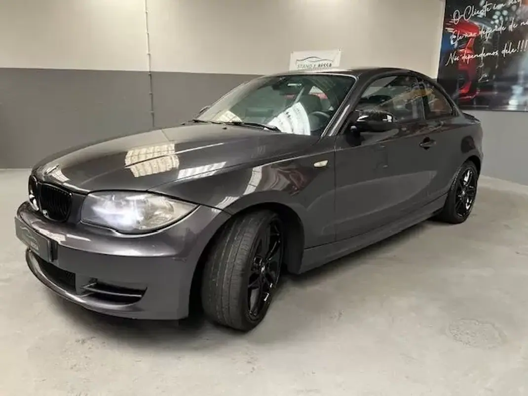 BMW 120 2009 - 11999 EUR, 261000 km - AUTO.MOTO.pt - 261000km - foto 2 de 10