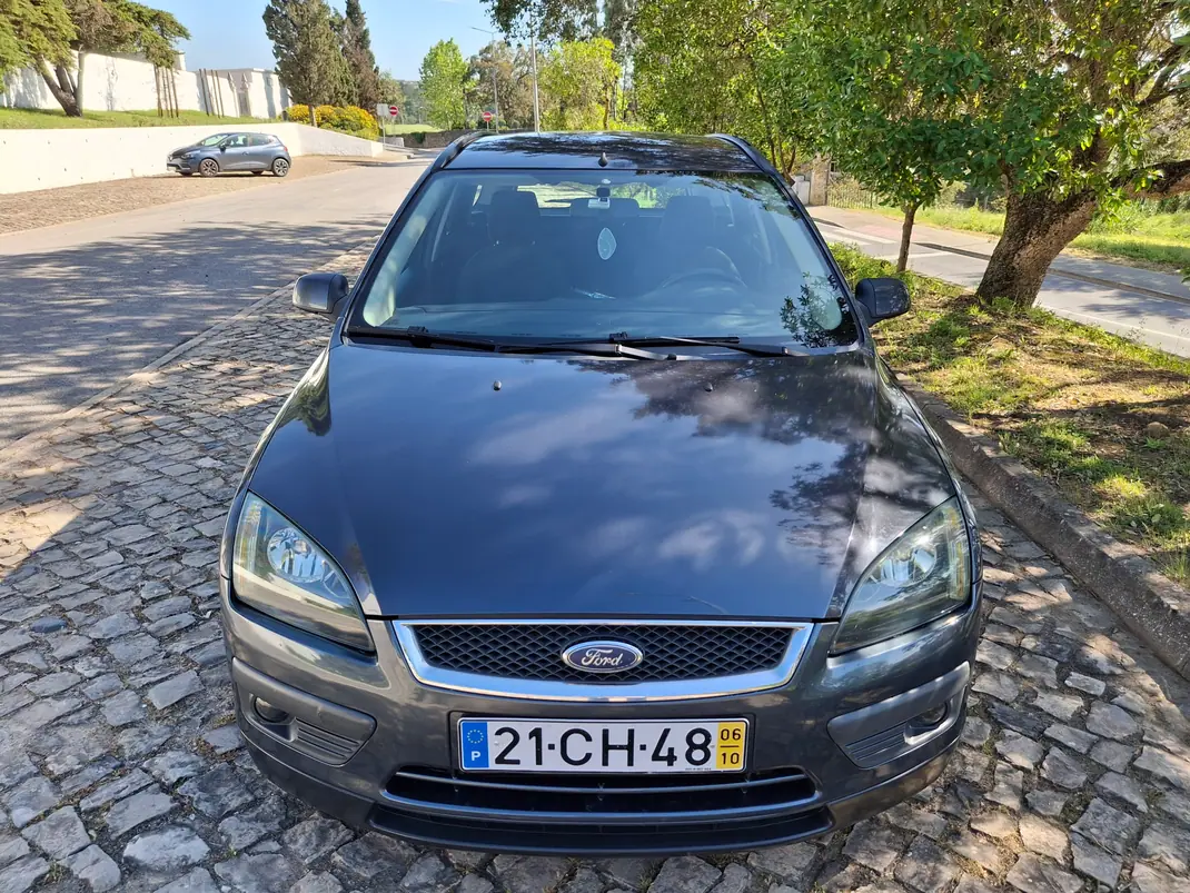 Ford Focus SW 2006 - 4000 EUR, 215000 km - AUTO.MOTO.pt - 215000km - foto 1 de 10